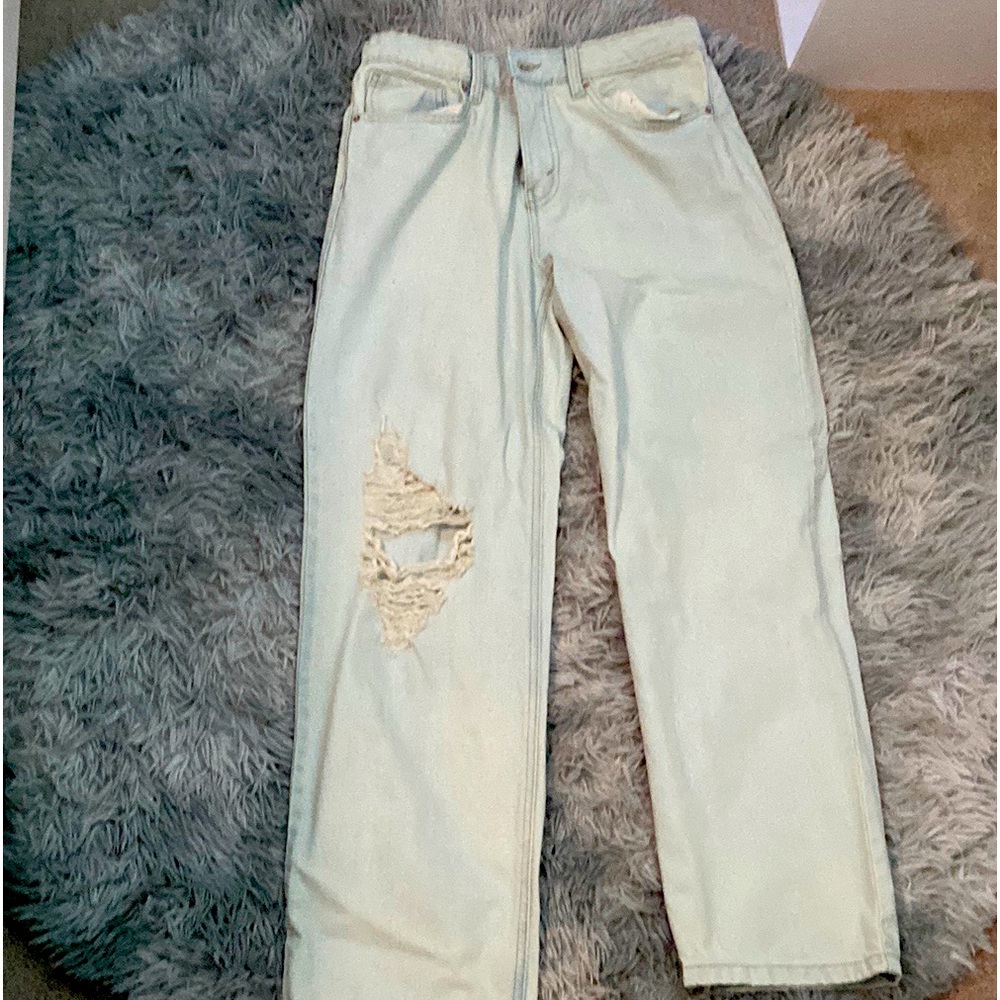 Light washed blue Dad jeans, Brand :Wildfable
